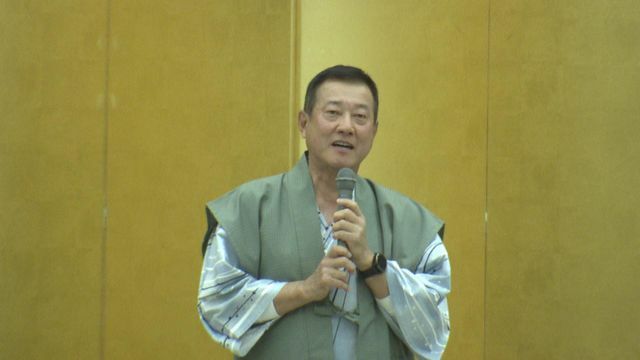 納会で挨拶をする原辰徳前監督