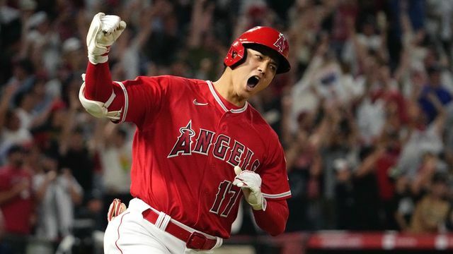 2度目のMVPを受賞した大谷翔平選手(写真:AP/アフロ)