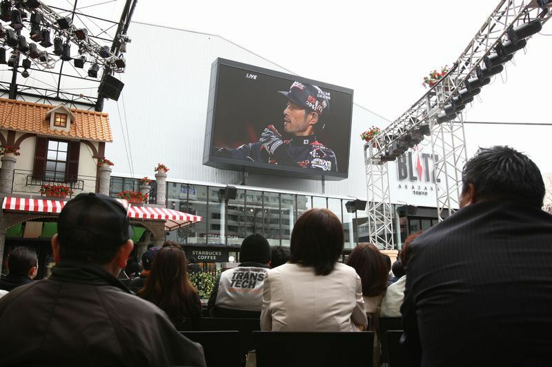 連覇を達成したときなど、街頭テレビに立ち見が出るほど日本では人気のあるWBC（写真：YUTAKA/アフロ）