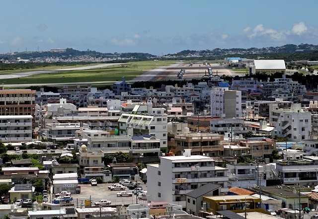 [写真]沖縄県の米軍普天間飛行場（ロイター/アフロ）