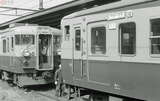 甲府では急行「アルプス」の増結シーンが見られた。この列車は運用の都合なのか付属編成が新宿寄りに連結される（1965年10月8日、楠居利彦撮影）。