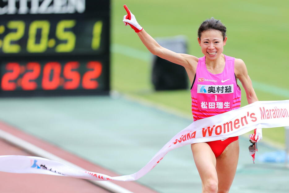 東京五輪に出場できなかった松田瑞生が悔しさをバネに大阪女子マラソンで日本歴代5位の好記録で優勝。2年後のパリ五輪を狙う（写真：西村尚己/アフロスポーツ）