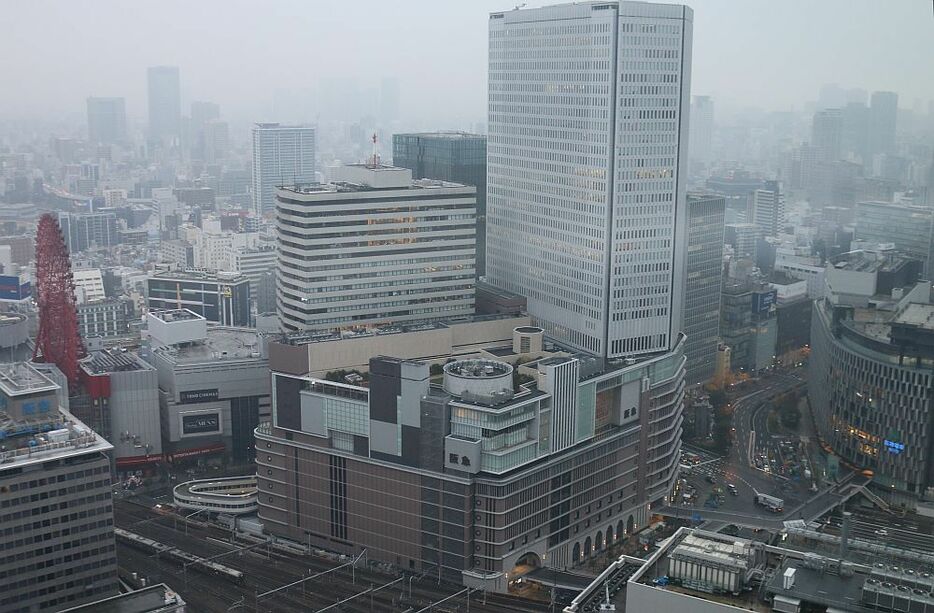 [写真]大阪駅前のビルから南東方面を撮影＝18日午前7時20分ごろ、大阪市北区で