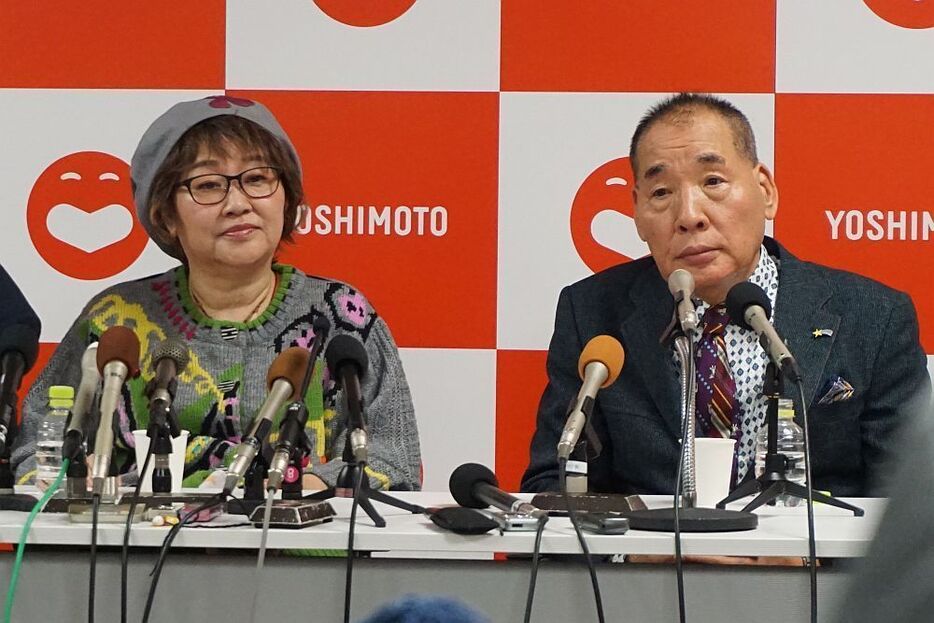 [写真]記者会見に臨んだ宮川大助・花子の二人