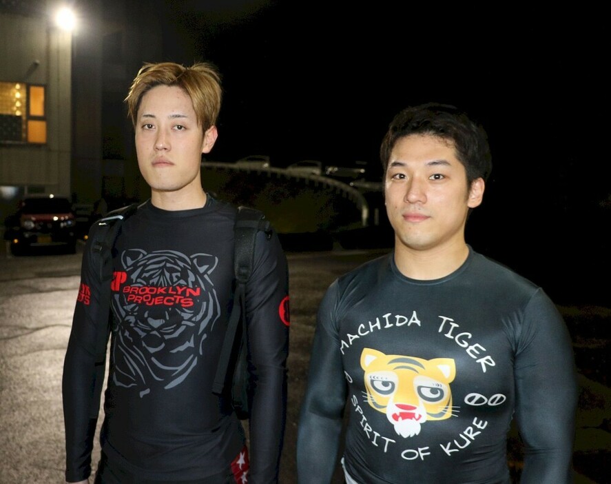 S級決勝で町田太我（左）の前を初めて走る石原颯（右）