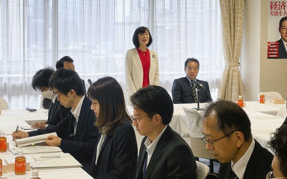 自民党の「熱中症対策推進議員連盟」の会合＝23日午前、東京・永田町