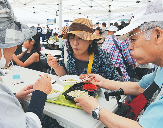 5万人が来場した新そば祭り（2023年9月、北海道幌加内町で＝JAきたそらち提供）