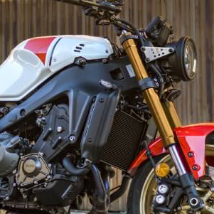 YAMAHA XSR900 ABS