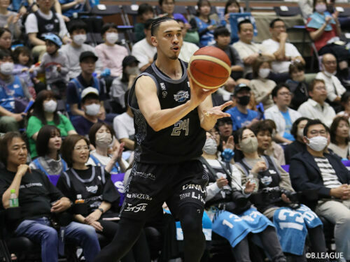 選手契約の基本合意が発表されたラシードファラーズ [写真]＝B.LEAGUE