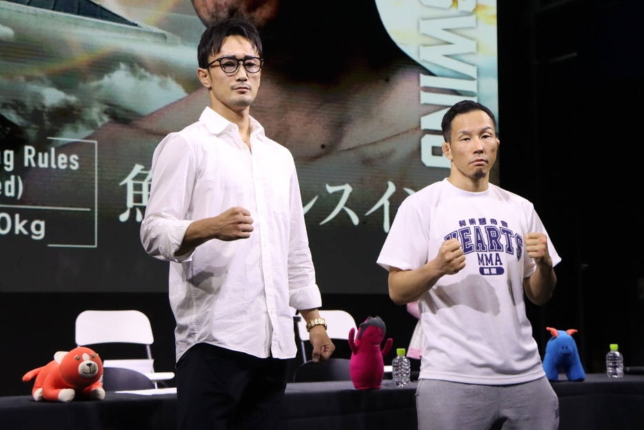 MMA挑戦を表明した梅野（左）がまずはOFGキックボクシングで魚井と対戦する