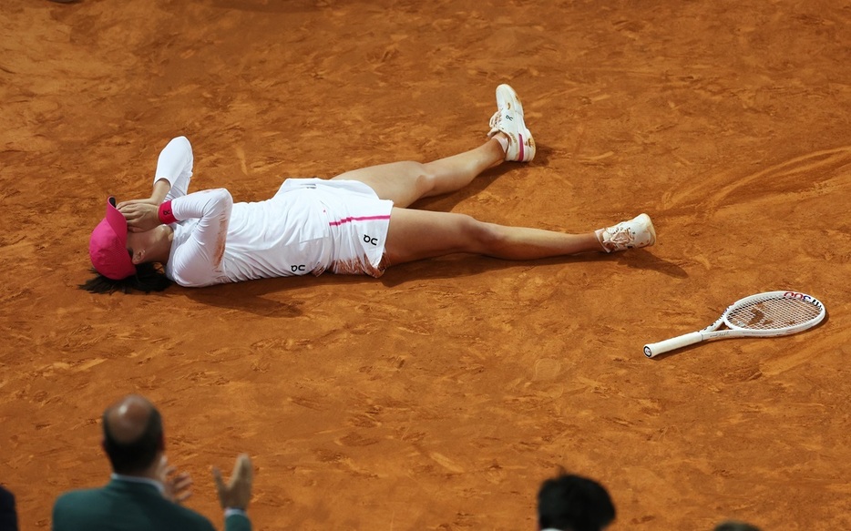「ムトゥア・マドリッド・オープン」（スペイン・マドリッド）で大会初優勝を飾ったイガ・シフィオンテク（ポーランド）（Getty Images）