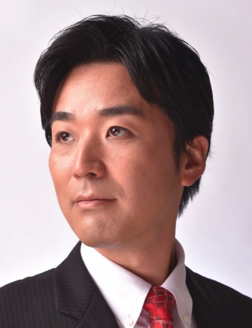 黒川氏は愛媛県今治市出身、大阪大学工学部卒業。「つばさの党」代表を務める