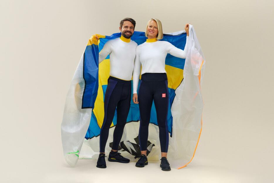 セーリングの競技ウェアを着るアントン・ダールベリとロビサ・カールソン Photo provided by Sweden Olympic and Paralympic Committees
