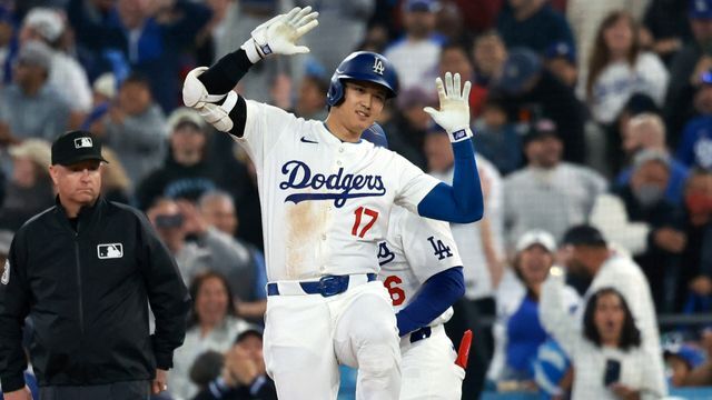 同点タイムリーを放つなど勝利に貢献した大谷翔平選手(写真：USA TODAY Sports/ロイター/アフロ)