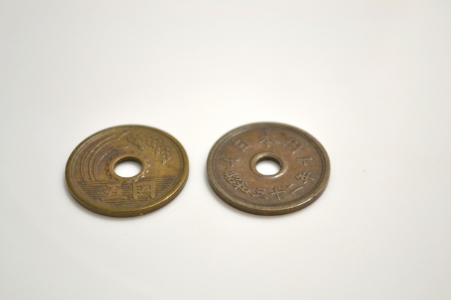 5円玉の製造コストが高騰中。画像：photolibrary
