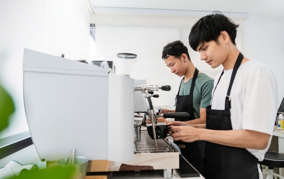 アルバイトが決まった高校生です。東京で「時給800円」は低いように感じるのですが、店長に伝えてもよいですか？