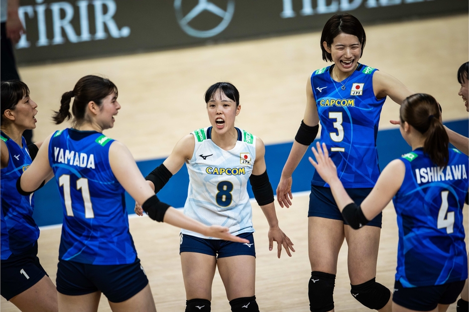 女子日本代表【写真：Volleyball World】