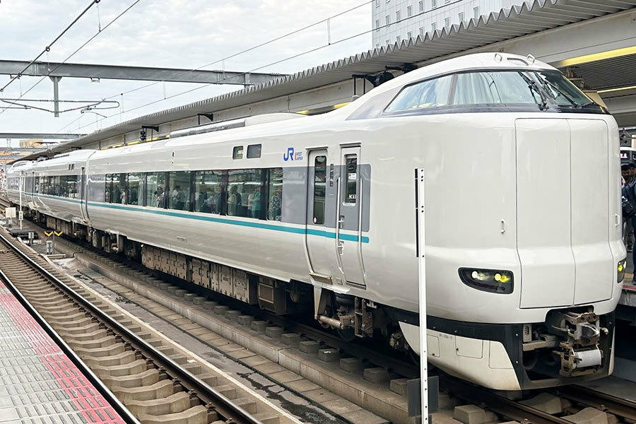 大阪・新大阪駅～奈良駅を結ぶ、JR西日本の臨時特急「まほろば」