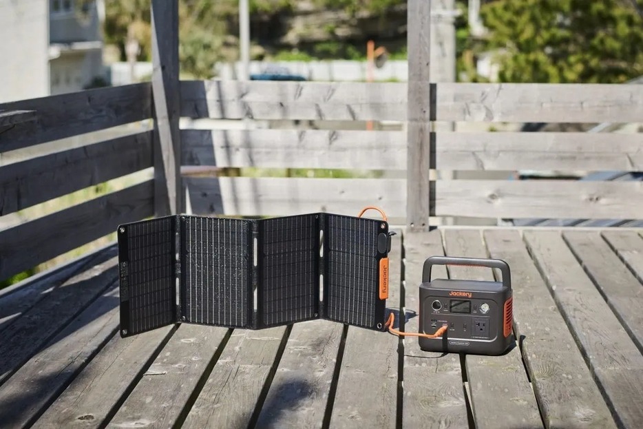 Jackery Solar Generator 240 New 40 Mini（ポータブル電源とソーラーパネルのセット）