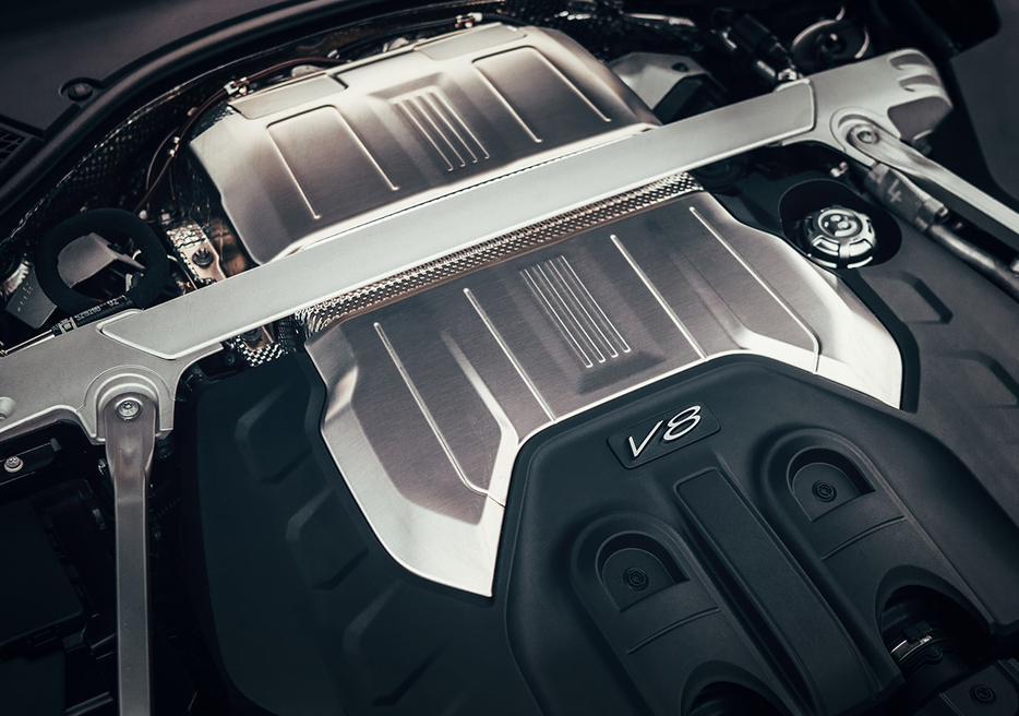 W12に続き、純内燃機関のV8エンジンの生産を終えるベントレー。後継機はプラグイン・ハイブリッド機能を持つV8が導入される予定だ。