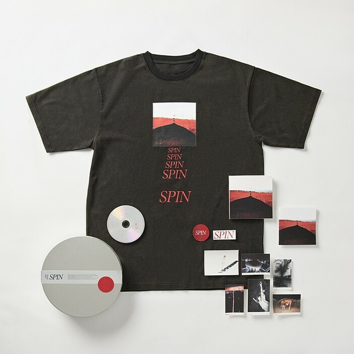 菅田将暉、自身デザイン監修のオリジナルTシャツなどニューアルバム『SPIN』商品画像を公開