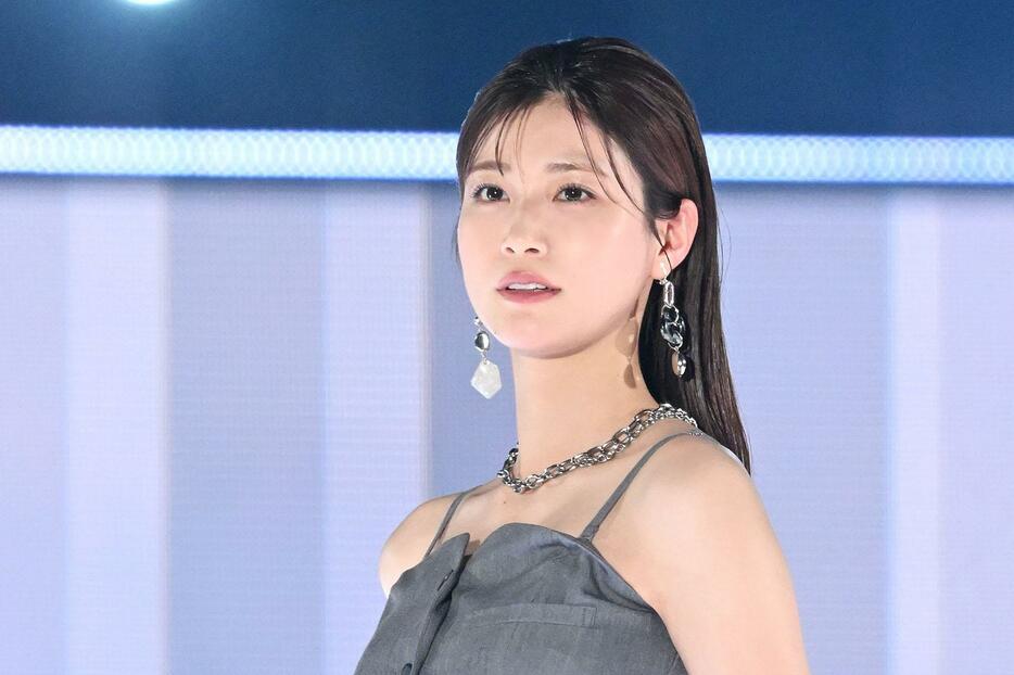 ファッション＆音楽イベント「Rakuten GirlsAward 2024 SPRING／SUMMER」に登場した生見愛瑠さん