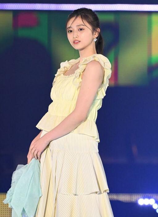 ファッション＆音楽イベント「Rakuten GirlsAward 2024 SPRING／SUMMER」に登場した乃木坂46の井上和さん