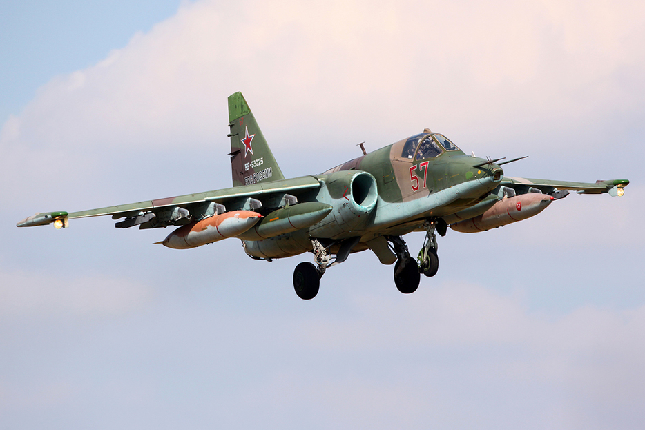 ロシア空軍のスホーイSu-25攻撃機。2020年6月、モスクワ州クビンカで撮影（Fasttailwind / Shutterstock.com）