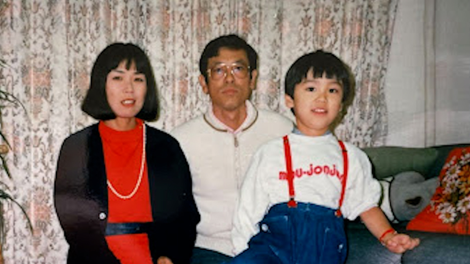 父親の仕事の関係で幼少期をマレーシアで過ごした鈴木社長