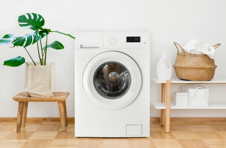 ジャケットの洗濯を「クリーニング」から「洗濯機のドライコース」に変えたら、どれくらい節約になりますか？