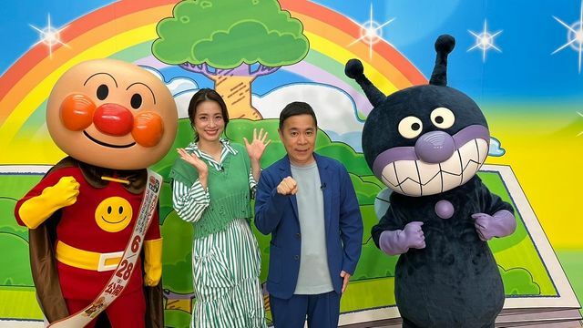 インタビューに応じた上戸彩さんと岡村隆史さん