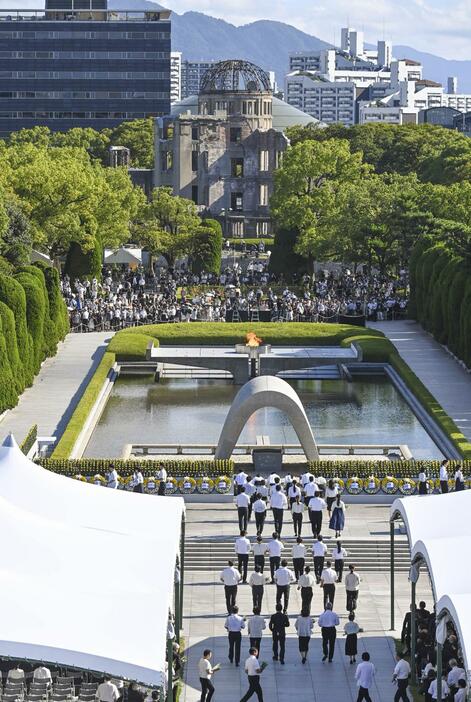 昨年の平和記念式典＝2023年8月6日、広島市の平和記念公園