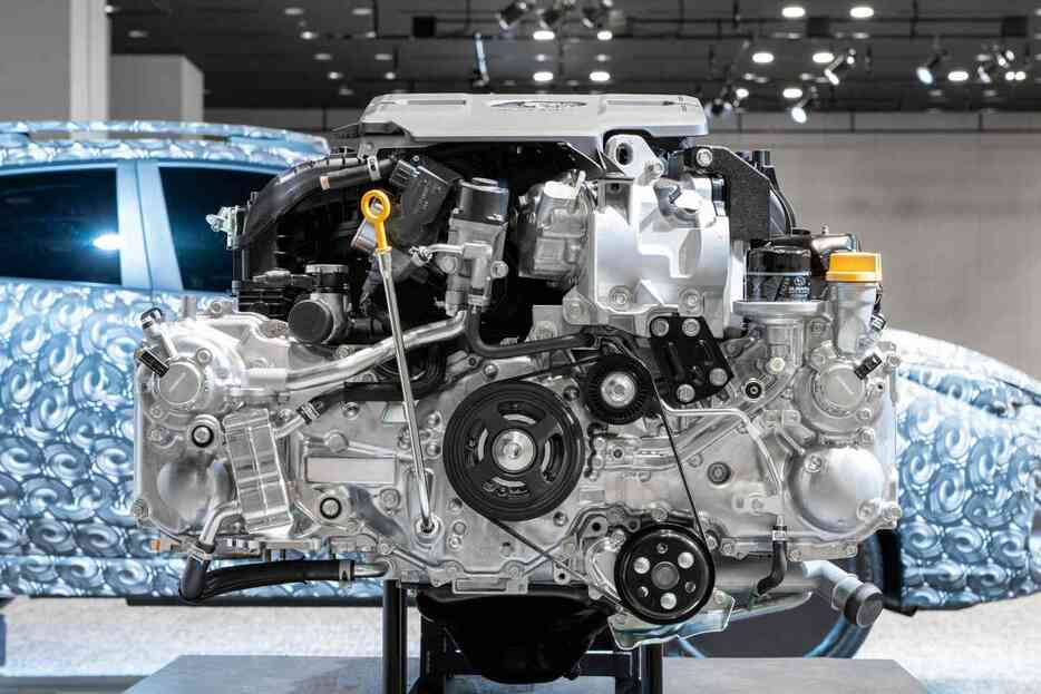 スバルは水平対向エンジンとシリーズパラレル方式のハイブリッド（トヨタTHS）を組み合わせた、次世代ハイブリッドシステムを発表。写真= トヨタ自動車、スバル、マツダ