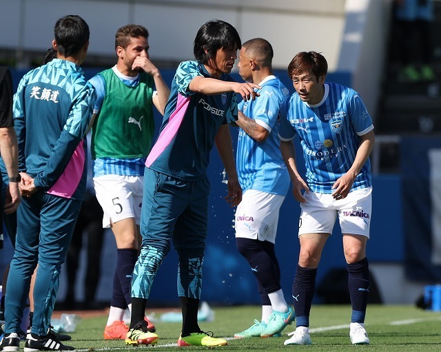 横浜FCでコーチを務める俊輔。今年はS級コーチ養成講習会に参加している。写真：永島裕基