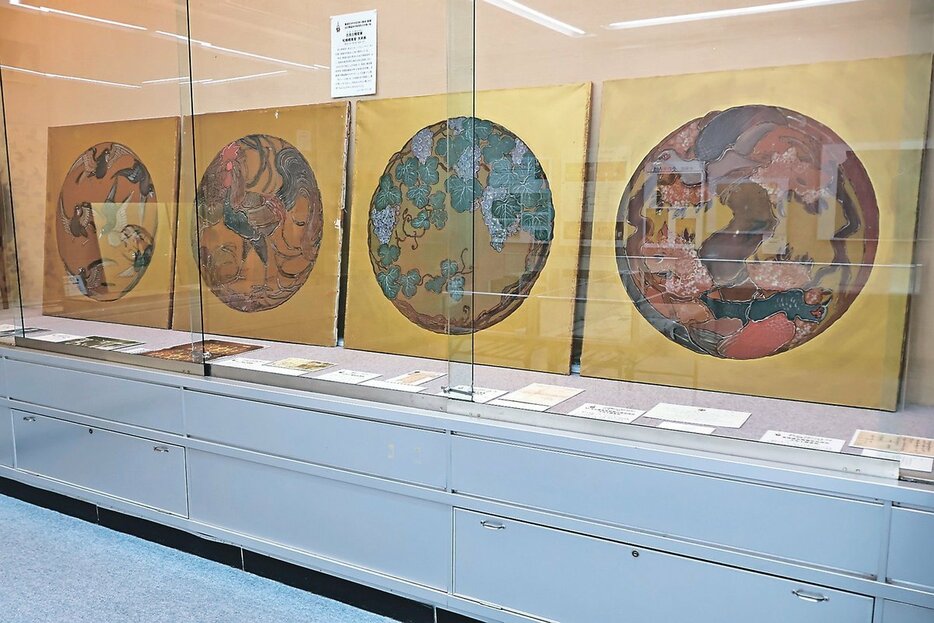 高岡市立博物館に展示されている松楓殿の天井画