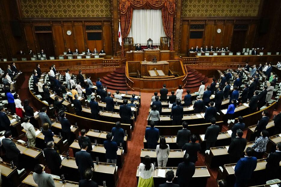 改正産業競争力強化法が可決、成立した参院本会議＝31日午前