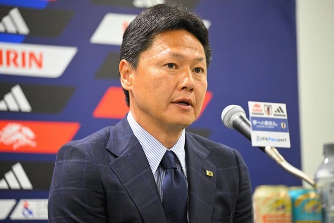 U-23日本代表のメンバー発表会見に登壇した大岩監督。写真：金子拓弥（サッカーダイジェスト写真部）