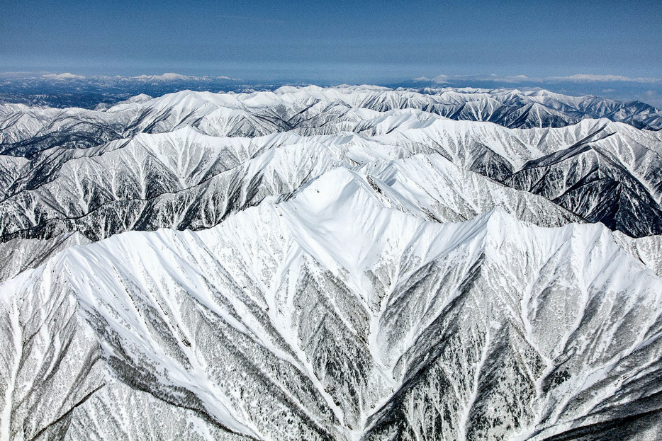 北海道の日高山脈（環境省提供）