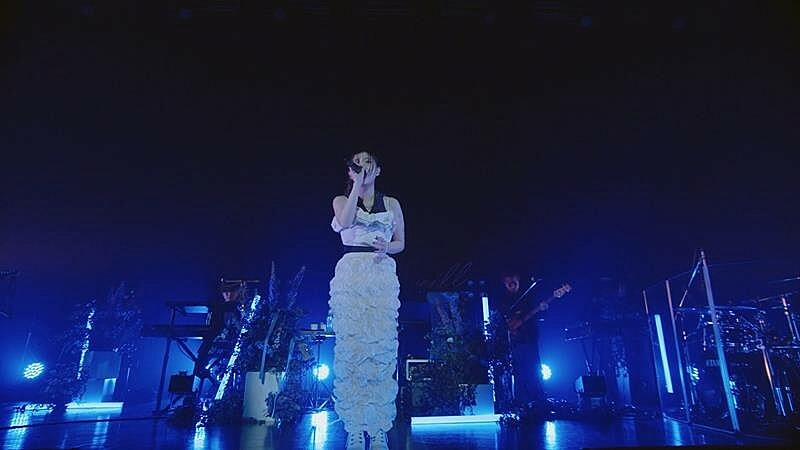 eill、【BLUE ROSE SHOW 2024 in TOKYO】より「フィナーレ。」ライブ映像公開