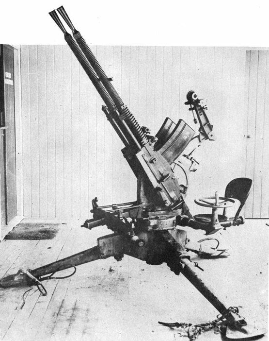 ホ式13mm高射機関砲。アメリカのブローニングM2重機関銃に匹敵するクラスの軽自動火器である。もしベルト給弾にできて海軍との共用化で量産が進められたら「和製ブローニング重機関銃」の立ち位置を得ていたかも知れない。