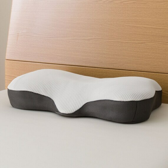 ニトリ「浮かぶように支える3D枕」（6990円税込） ※画像は公式サイトより