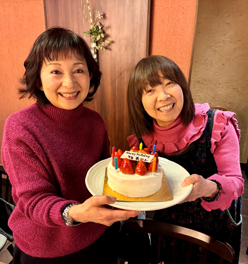 太田裕美とイルカ　～2024年1月14日兵庫・加古川「ラブリーコンサート」終了後の打ち上げにて、メンバー・スタッフ全員で少し早い太田裕美さんのお誕生日をお祝いしたとき