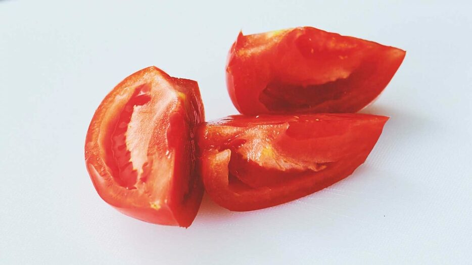 ポイント：トマトは缶詰ではなく、生を使おう。スープに爽やかな酸味が加わる。