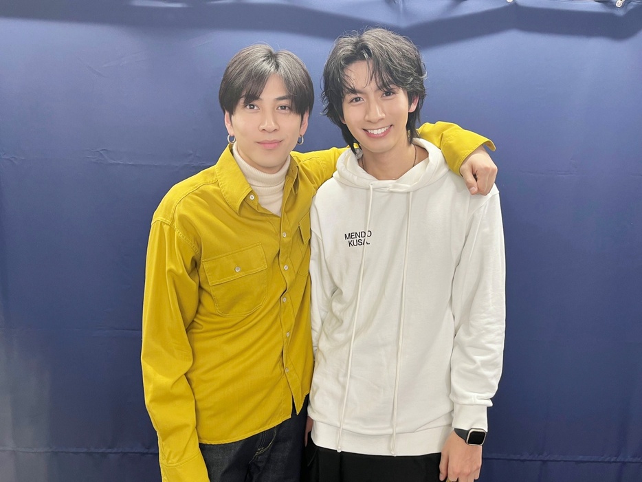井澤勇貴(左)と佐藤たかみち(右)