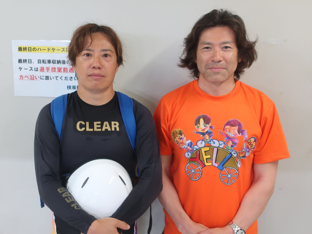 加瀬加奈子(左)と新潟支部支部長の佐藤政利