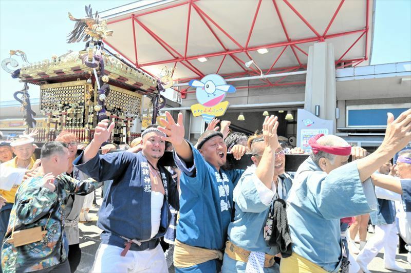 施設内を練り歩いた小名浜諏訪神社春季例祭の担ぎ神輿