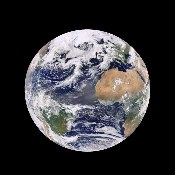 アメリカ航空宇宙局（NASA）の宇宙天気観測衛星「DSCOVR（ディスカバー）」の光学観測装置「EPIC」で2024年5月5日に撮影された地球