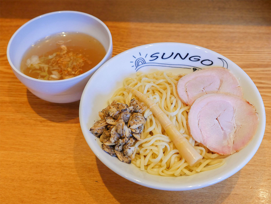 これがイベントで出す予定の「牛っっとアサリの潮つけ麺」950円（器は別）。5/3～6に横須賀の三笠公園にて出店