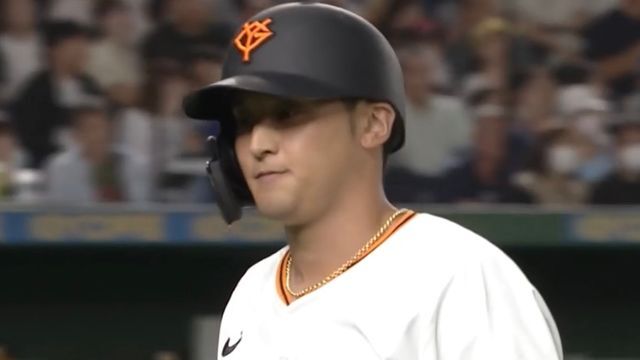 チャンスに凡退となった吉川尚輝選手(画像:日テレジータス)