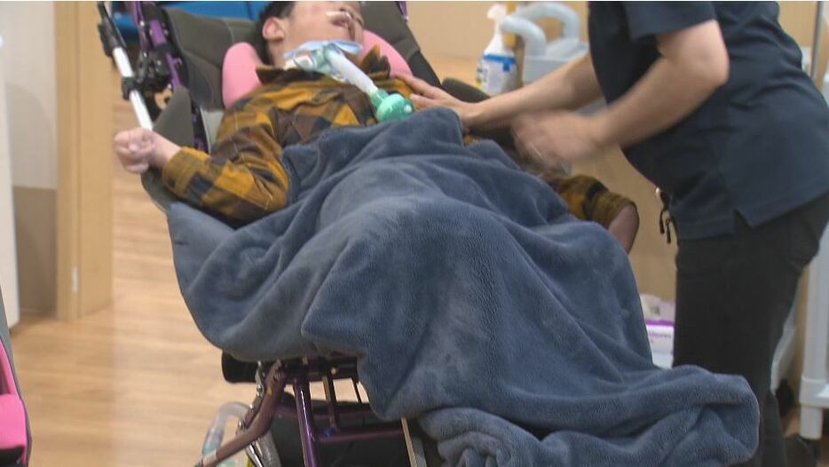 人工呼吸器を装着する18歳未満の子どもが対象